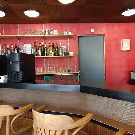 Hotel Logis La Cremaillere Montelimar